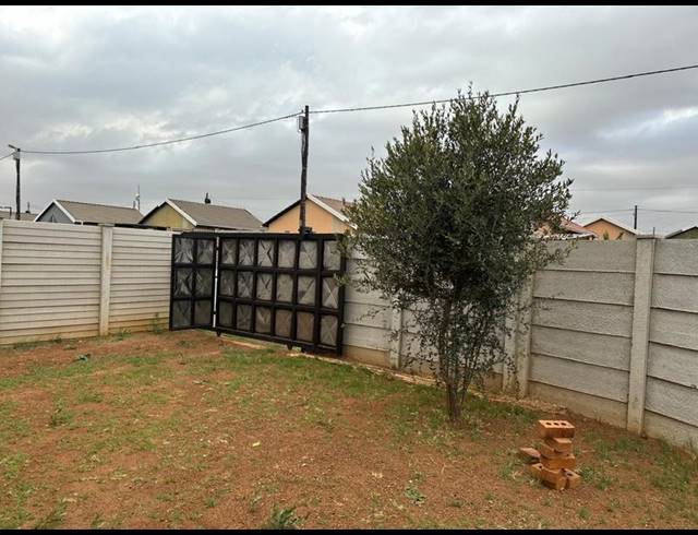 2 BEDROOM HOUSE FOR SALE IN SAVANNA CITY